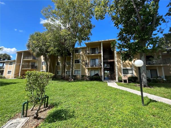 The Palms Of Pembroke, 200 W Palm Cir W #204, Pembroke Pines, Florida 33025, image 1