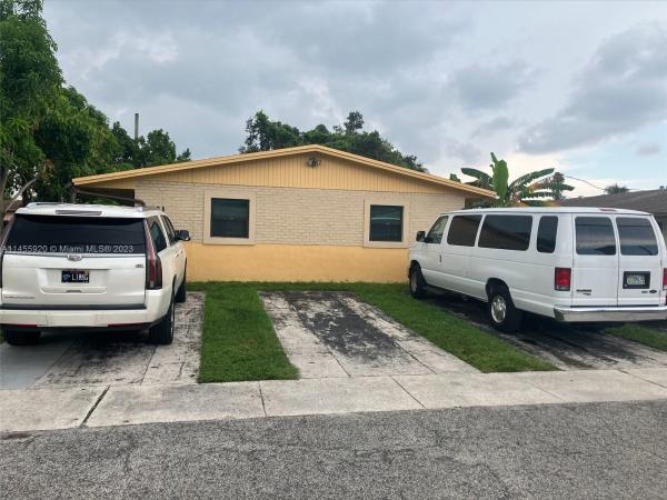 Park Plaza, 2731 SW 7th St, Fort Lauderdale, Florida 33312, image 1