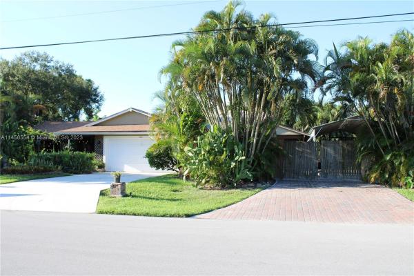 Hidden Oaks, 1881 SW Oakwood Rd, Port St. Lucie, Florida 34953, image 2