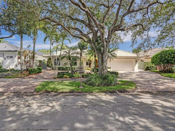 Royal Pointe, 8275 NW 158th Ter, Miami Lakes, Florida 33016, image 1