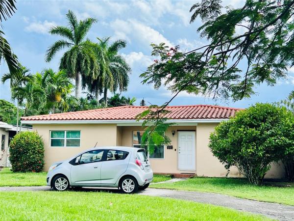 Coral Villas, 6270 SW 33rd St, Coral Terrace, Florida 33155, image 1