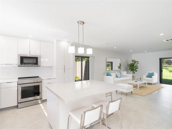 Sabal Chase, 10977 SW 113th Pl #10977, Kendall, Florida 33176, image 2