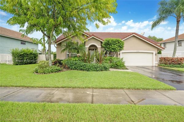 Shenandoah, 14121 Summersville Pl, Davie, Florida 33325, image 2
