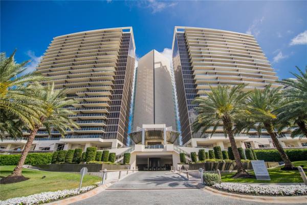 Bal Harbour Center, Bal Harbour, Florida 33154, image 1