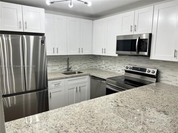 Isle Of Boca Dunes, 9355 SW 8th St #124, Boca Raton, Florida 33428, image 2