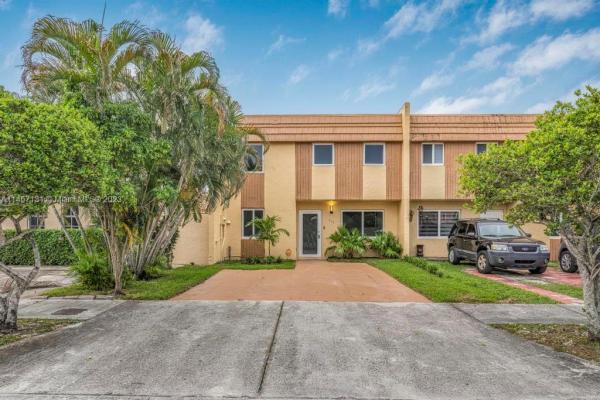Fountain Square Park, 912 W 81st Pl #912, Hialeah, Florida 33014, image 1