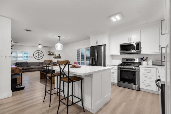 Sabal Chase, 10520 SW 112th Ave, Kendall, Florida 33176, image 2