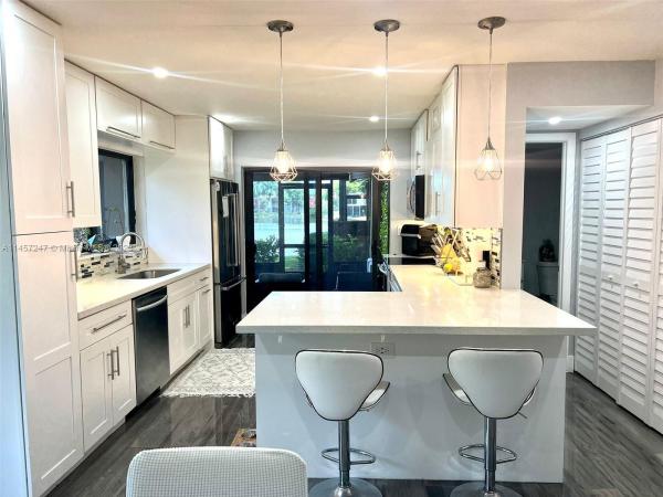 Wimbledon At Jacaranda, 100 Wimbledon Lake Dr #100, Plantation, Florida 33324, image 1
