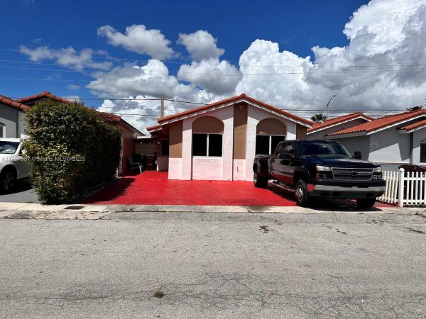 El Prado Country Club, 2847 W 75th Ter, Hialeah, Florida 33018, image 1