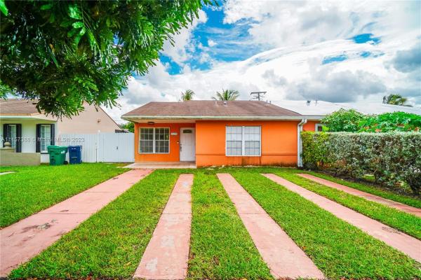 Golf Villas, 8354 SW 10th Ter #113, Westchester, Florida 33144, image 1