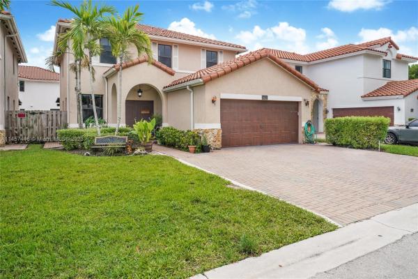 Fontainebleau West North, 9842 NW 9th St, Fountainebleau, Florida 33172, image 1