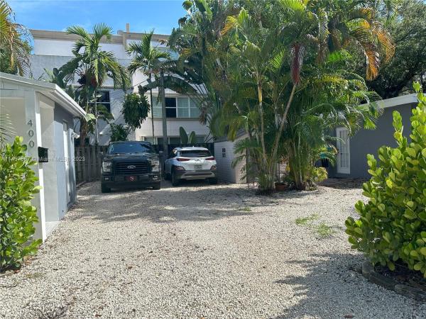Aldens, 400 SW 7th St, Fort Lauderdale, Florida 33315, image 1