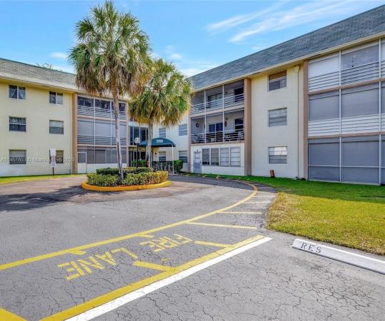 Sabal Palm Village, 5190 E Sabal Palm Blvd #315, Tamarac, Florida 33319, image 1