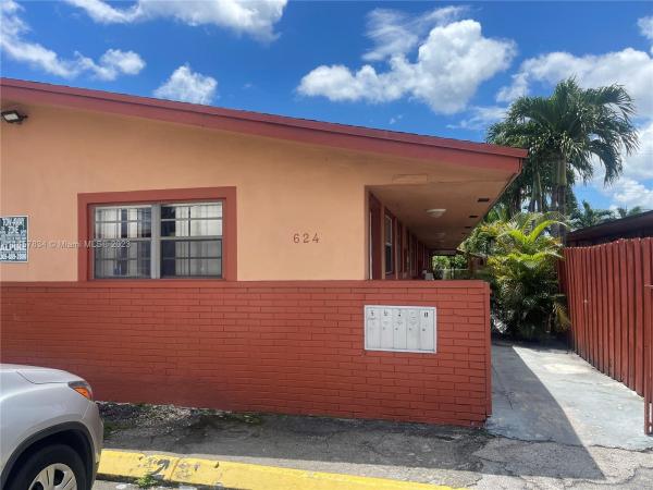 Phillipsons, 624 W 29th St, Hialeah, Florida 33012, image 1
