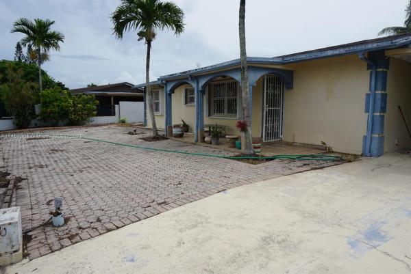 Palmland Homes South, 15520 SW 302nd St, Leisure City, Florida 33033, image 1