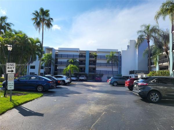 Manaranda Village, 1021 Mockingbird Ln #413, Plantation, Florida 33324, image 1