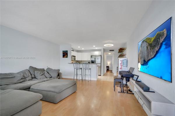 Du Barry, 2715 NE 49th St #102, Fort Lauderdale, Florida 33308, image 1