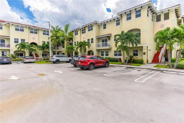 Century Park West, 230 NW 109th Ave #206, Fountainebleau, Florida 33172, image 1