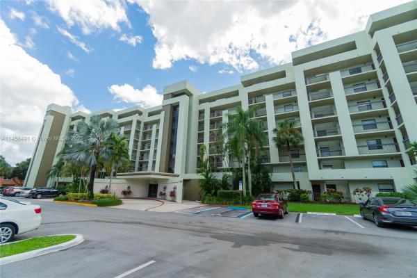 Horizons Of Inverrary, 7050 NW 44th St #503, Lauderhill, Florida 33319, image 1