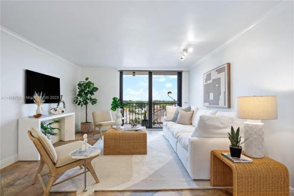 Oceanfront Plaza, 2625 Collins Ave #809, Miami Beach, Florida 33140, image 1