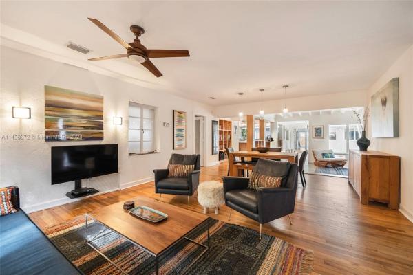 Sunshine Vistas, 4141 Lybyer Ave, Miami, Florida 33133, image 1