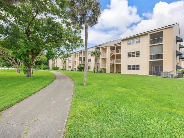 Hammocks Trails, 15330 SW 106th Ter #920, The Hammocks, Florida 33196, image 1