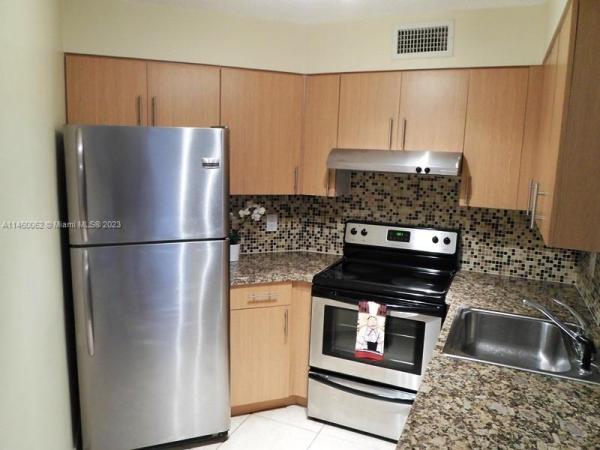 Lake Pointe, 210 Lake Pointe Dr #212, Oakland Park, Florida 33309, image 1