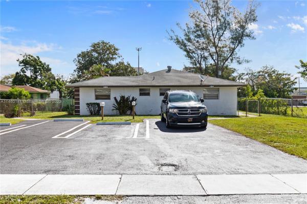 Boynton Beach No HOA, 400 NE 2nd St, Boynton Beach, Florida 33435, image 1