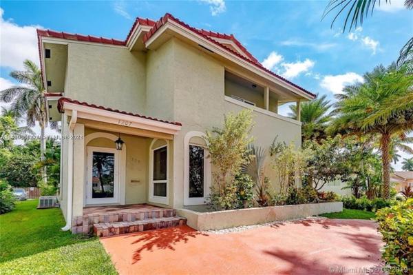 Hollywood Lakes, 1207 Hollywood Blvd, Hollywood, Florida 33019, image 2