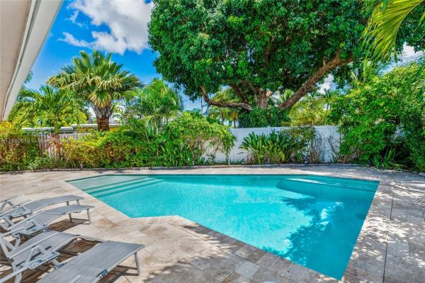 Imperial Point, 2167 NE 58th St, Fort Lauderdale, Florida 33308, image 1