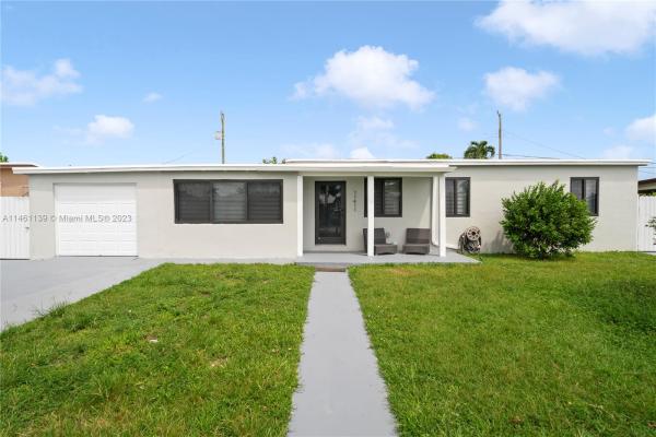 Westwood Lakes Residential, 11411 SW 43rd St, Westwood Lakes, Florida 33165, image 2