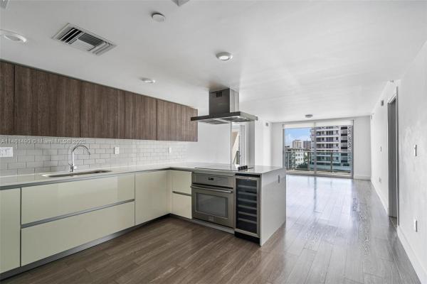 The Club, 1025 92nd St #605, Bay Harbor Islands, Florida 33154, image 1