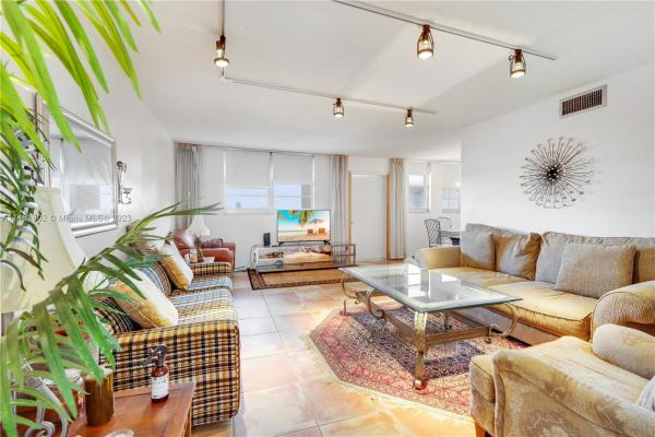Telstar, 1811 Jefferson St #806, Hollywood, Florida 33020, image 1
