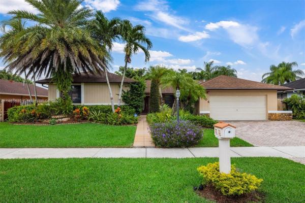 Glen Cove West, 9604 SW 117th Ct, Kendall, Florida 33186, image 1