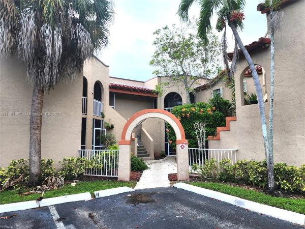 Windmill Lakes, 334 SW 86th Ave #201, Pembroke Pines, Florida 33025, image 1