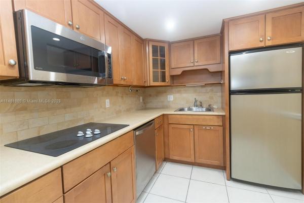 Stratford House, 2841 NE 163rd St #706, North Miami Beach, Florida 33160, image 1