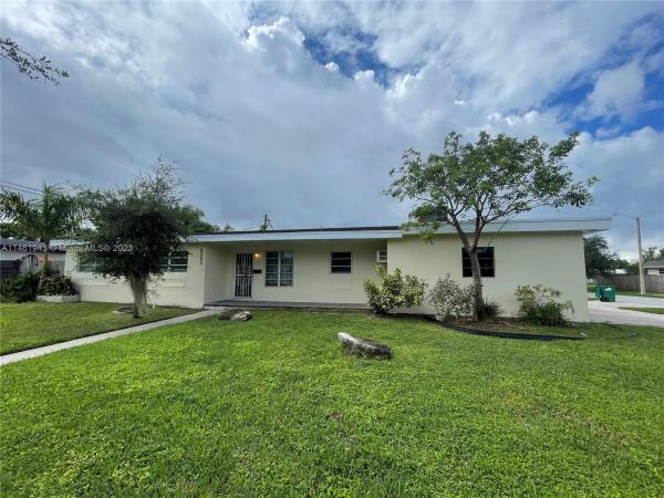 Pine Tree Manor, 9700 Irene Dr, Cutler Bay, Florida 33157, image 1
