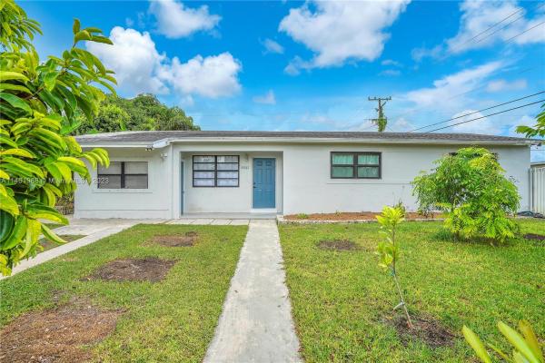 Dixie Estates, 15261 SW 299th St, Leisure City, Florida 33033, image 1