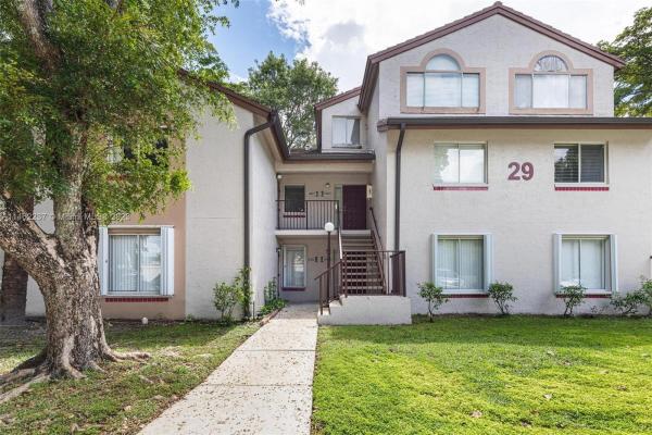 Parc Vista, 14022 SW 90th Ter #14022, The Hammocks, Florida 33186, image 1