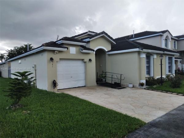 Courtyards At Deerwood, 12342 SW 145th St, Three Lakes, Florida 33186, image 1