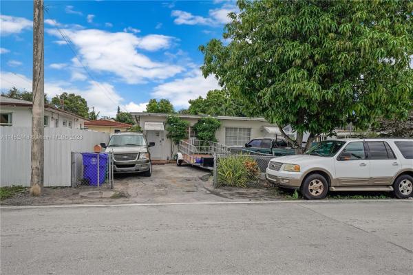 Riverside Farms, 831 NW 24th Ave, Miami, Florida 33125, image 1