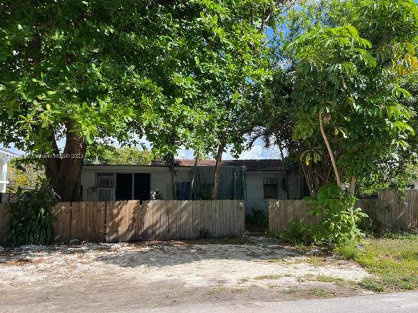 Cambridge Lawns, 6221 SW 60th St, South Miami, Florida 33143, image 1