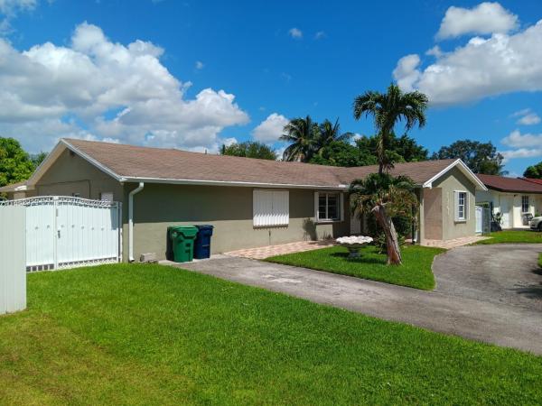 Westwind Lakes, 15101 SW 71st St, Kendall West, Florida 33193, image 2