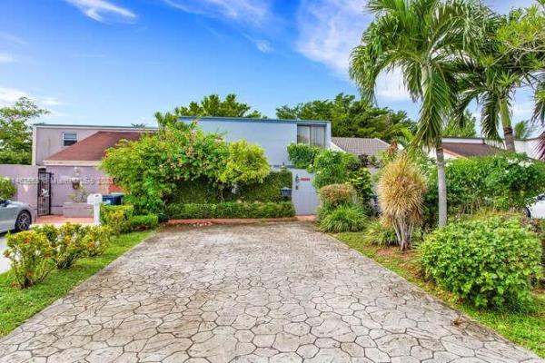 Greenway Lakes, 12328 SW 20th Ter, Tamiami, Florida 33175, image 1
