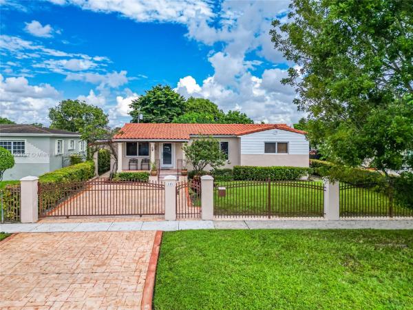 King Arthur Estates, 145 W 57th St, Hialeah, Florida 33012, image 1