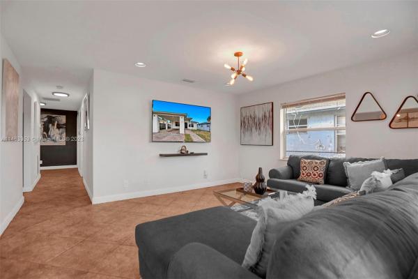Liberia, 2228 Raleigh St, Hollywood, Florida 33020, image 2