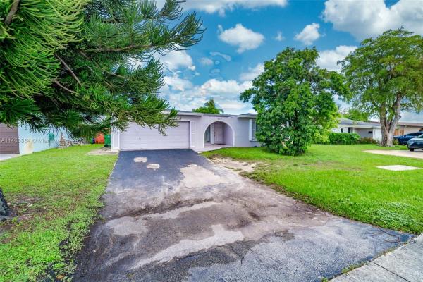 The Knolls, 8601 Miramar Pkwy, Miramar, Florida 33025, image 1