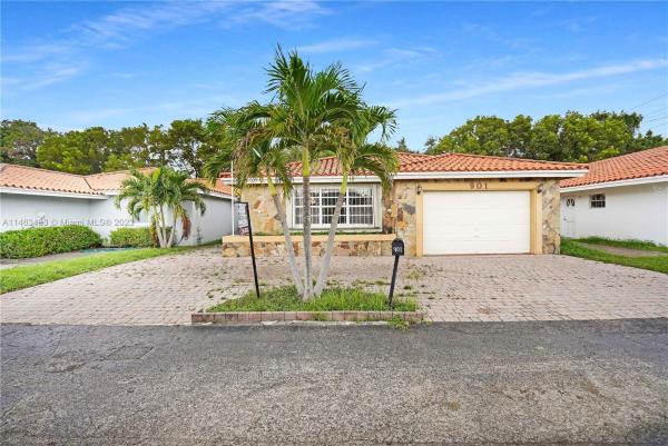 Tamiami Lakes, 901 SW 136th Pl, Tamiami, Florida 33184, image 1