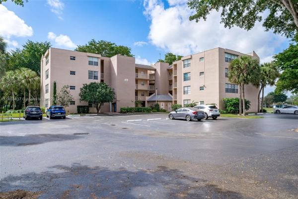 Orchid Tree Of Pine Island Ridge, 9481 Evergreen Pl #301, Davie, Florida 33324, image 1