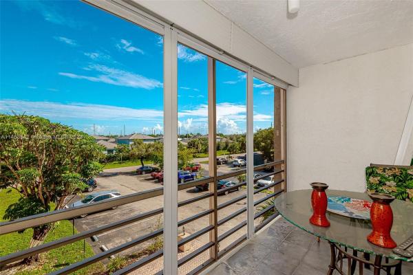Somerset, 2850 Somerset Dr #318L, Lauderdale Lakes, Florida 33311, image 2